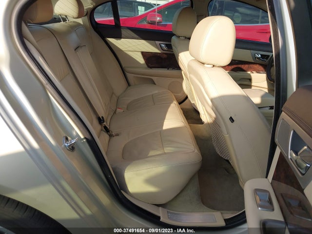2009 JAGUAR XF SAJWA05B39HR09674 Photo 7