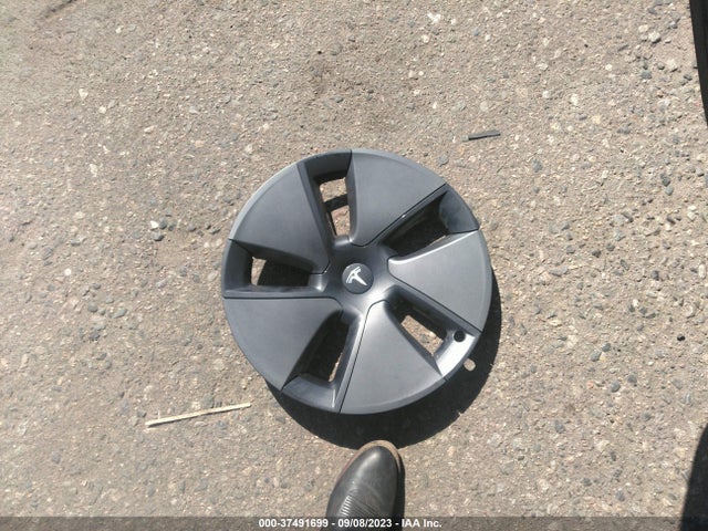 5YJ3E1EB0NF204076 Tesla Model 3 Long Range