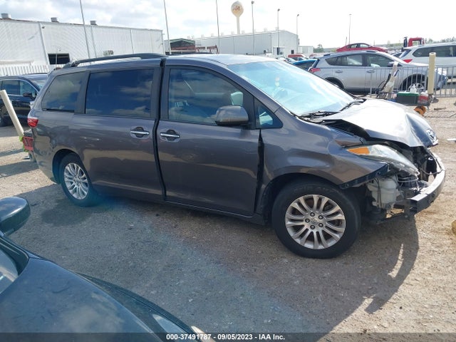 2015 TOYOTA SIENNA XLE/XLE AAS/LTD VIN: 5TDYK3DC6FS641713