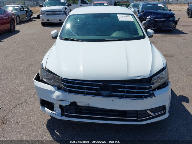 1VWAT7A37GC052163 Volkswagen Passat 1.8t S