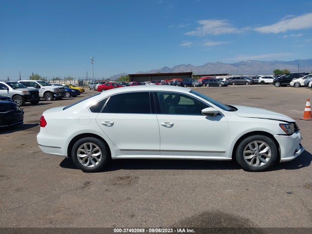 1VWAT7A37GC052163 Volkswagen Passat 1.8t S