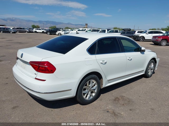 1VWAT7A37GC052163 Volkswagen Passat 1.8t S