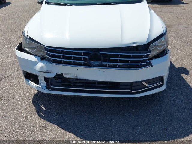 1VWAT7A37GC052163 Volkswagen Passat 1.8t S