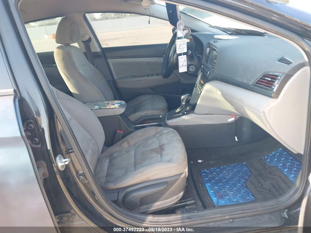 Hyundai ELANTRA SEL 2018 5NPD84LF8JH253640 Image 11