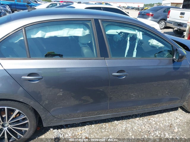 3VWD17AJ5GM419304 Volkswagen Jetta Sedan 1.8t Sport