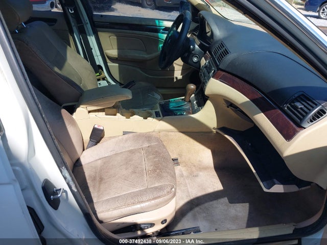 2004 BMW 3 SERIES 330I VIN: WBAEV534X4KM37062