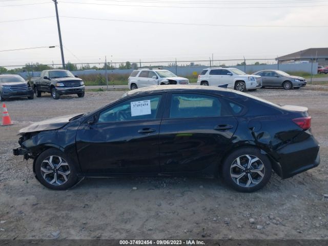 3KPF24ADXME365828 KIA Forte Lxs