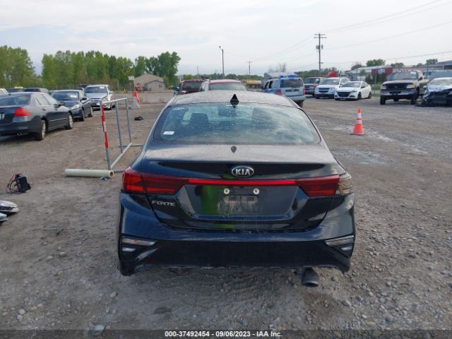3KPF24ADXME365828 KIA Forte Lxs