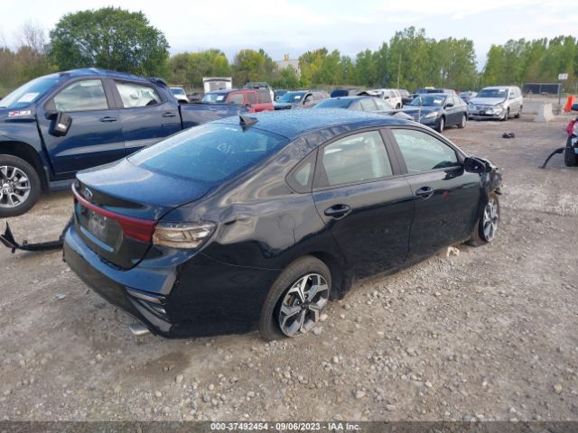 3KPF24ADXME365828 KIA Forte Lxs