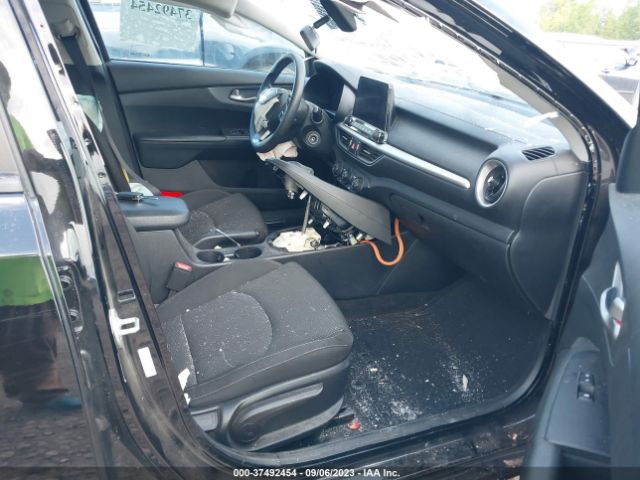 3KPF24ADXME365828 KIA Forte Lxs