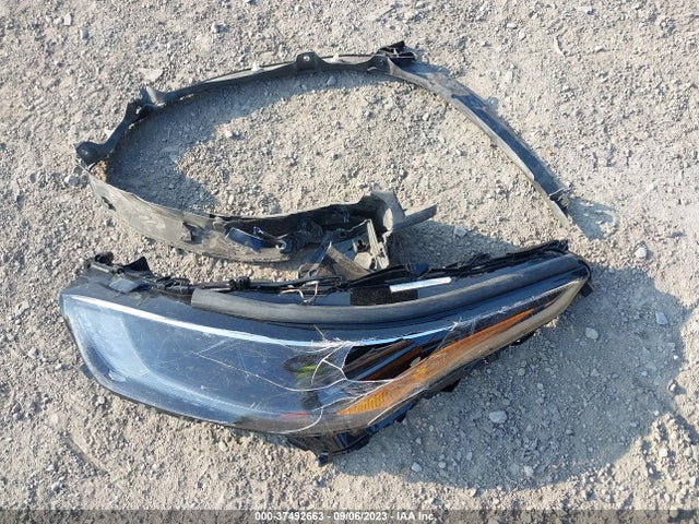 Toyota Highlander Xle 2021 5TDGZRBH6MS533047 Image 11