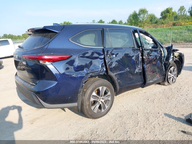 Toyota Highlander Xle 2021 5TDGZRBH6MS533047 Image 4