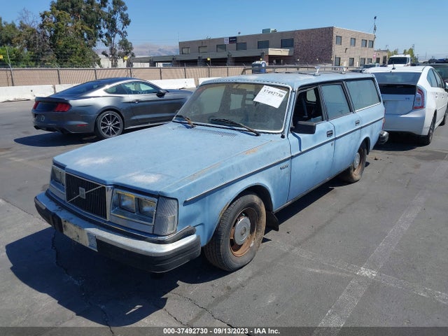 1982 VOLVO 245 DL/GL VIN: YV1AX4956C1423261