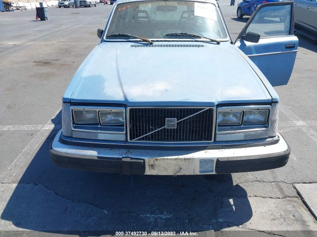 1982 VOLVO 245 DL/GL VIN: YV1AX4956C1423261