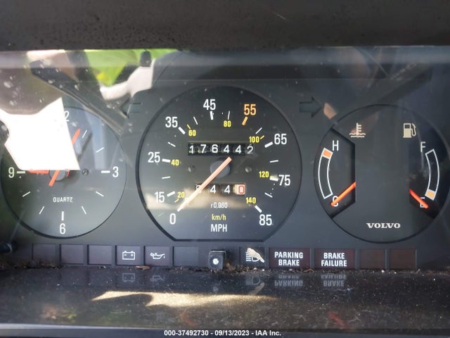 1982 VOLVO 245 DL/GL VIN: YV1AX4956C1423261