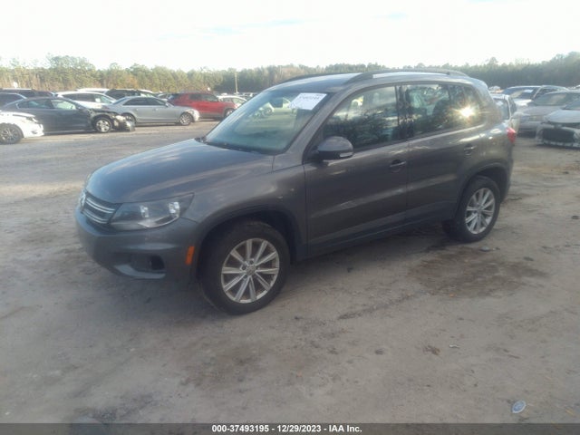 WVGAV7AXXJK004651 Volkswagen TIGUAN LIMITED