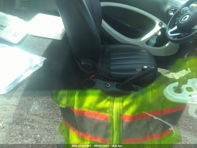 2017 Smart Fortwo, VIN: WMEFJ5DA0HK174529