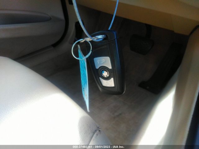 WBA3B1C54EK132093 BMW 3 Series 320i