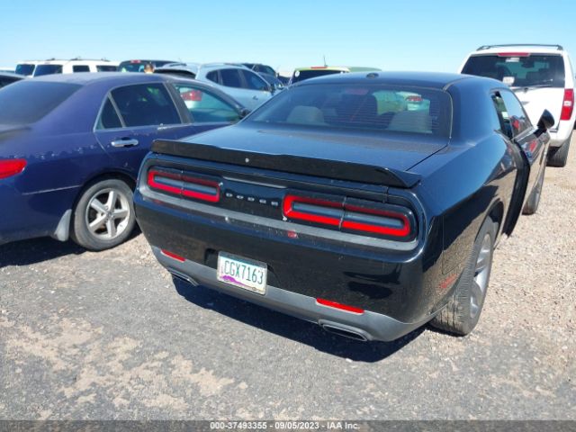 2C3CDZAG0JH121839 Dodge Challenger Sxt