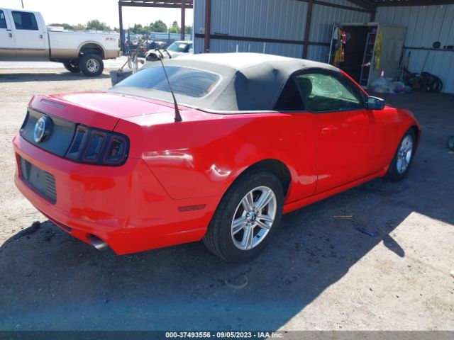1ZVBP8EM0E5208563 Ford Mustang V6