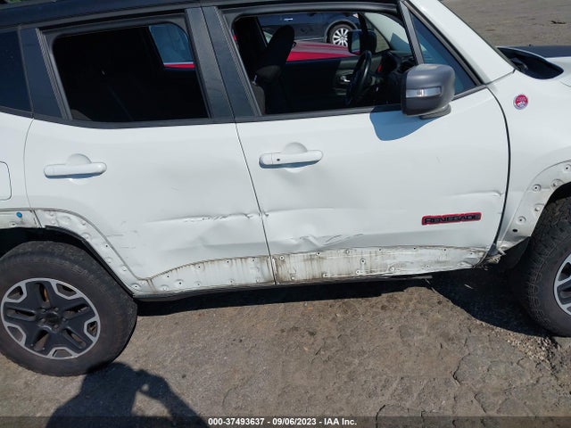 ZACCJBCB4HPE70475 Jeep Renegade Trailhawk 4x4