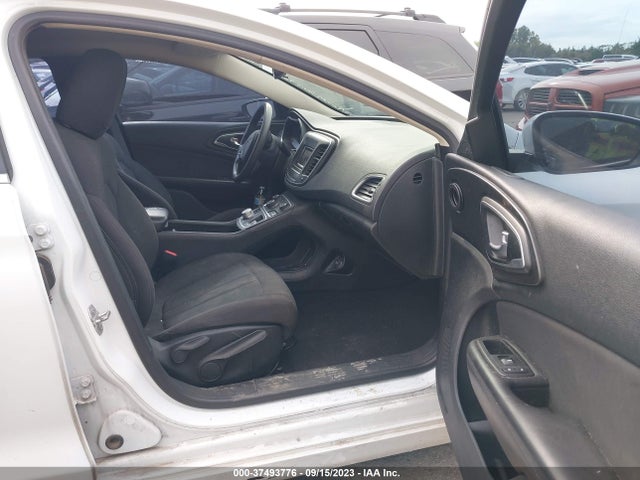 Chrysler 200 Limited 2015 1C3CCCAB0FN574281 Image 5