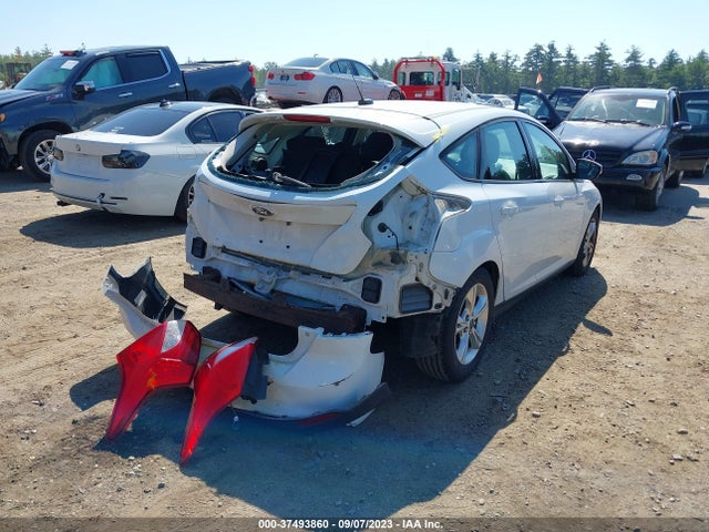 1FADP3K21EL365795 Ford FOCUS SE