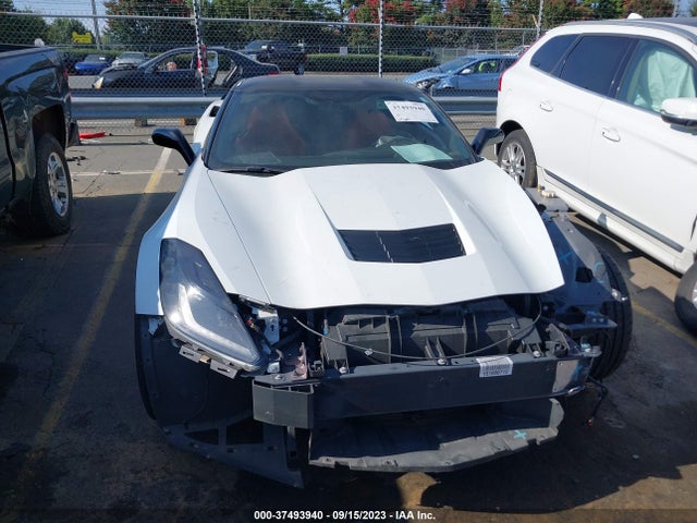 Chevrolet Corvette 2lt 2015 1G1YC2D79F5105895 Image 13