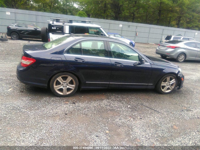 2011 Mercedes-benz C 300 Sport 4matic/luxury 4matic მანქანა იყიდება აუქციონზე, vin: WDDGF8BB1BF526105, აუქციონის ნომერი: 37494090