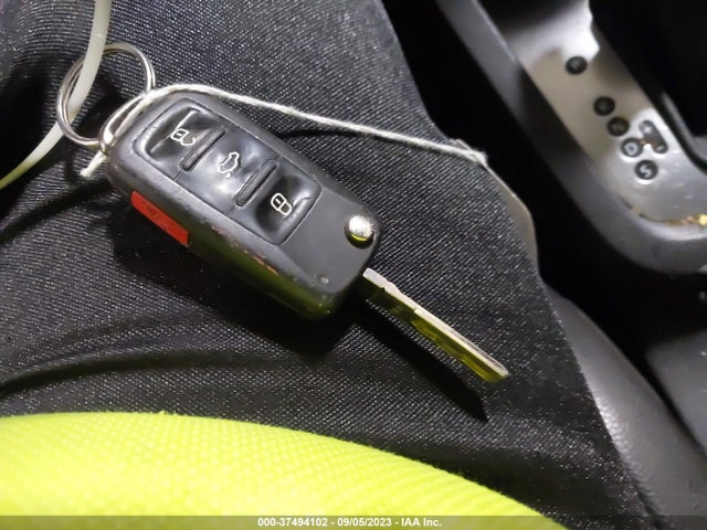 3VWD17AJ2EM228615 Volkswagen Jetta Sedan Se