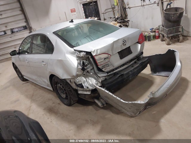 3VWD17AJ2EM228615 Volkswagen Jetta Sedan Se