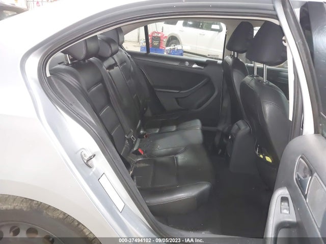 3VWD17AJ2EM228615 Volkswagen Jetta Sedan Se