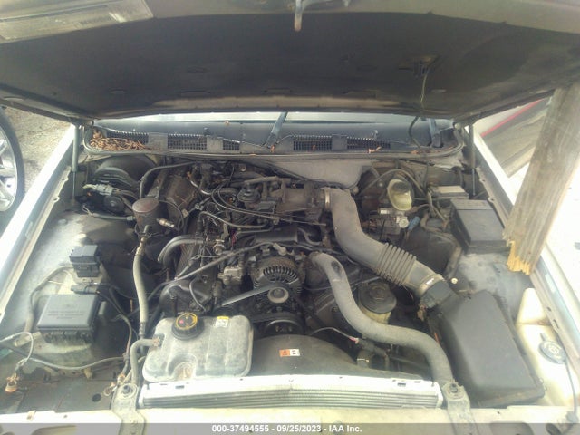 2001 FORD CROWN VICTORIA LX VIN: 2FAFP74W31X206581