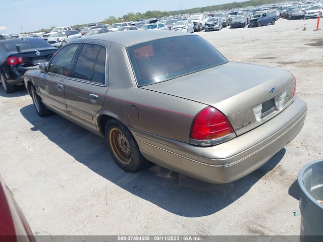 2001 FORD CROWN VICTORIA LX VIN: 2FAFP74W31X206581