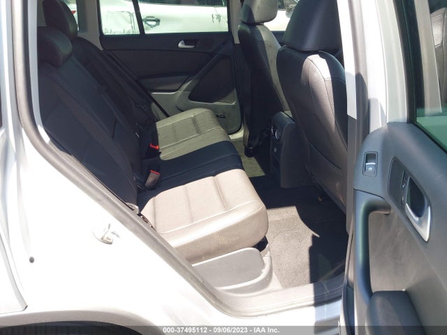 WVGAV7AX4FW562351 Volkswagen Tiguan Sel