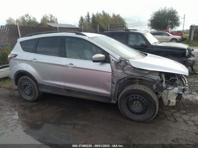 1FMCU9GD9JUC37445 Ford ESCAPE SE