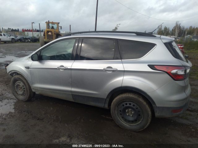 1FMCU9GD9JUC37445 Ford ESCAPE SE