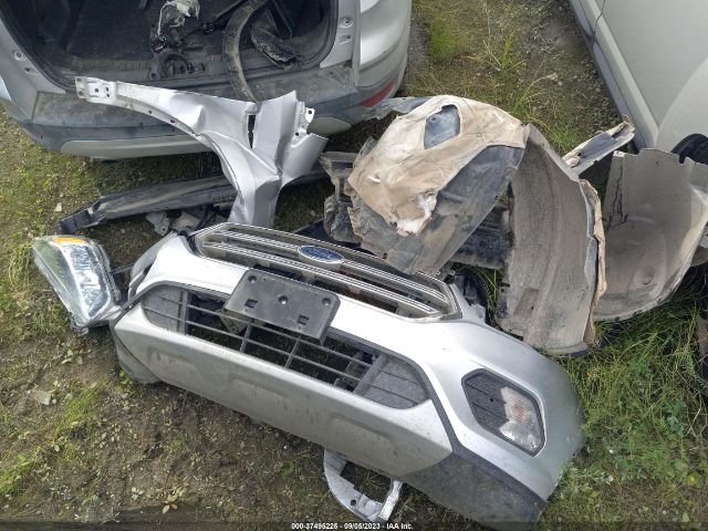 1FMCU9GD9JUC37445 Ford ESCAPE SE