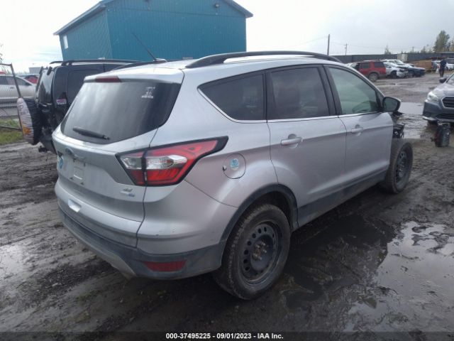 1FMCU9GD9JUC37445 Ford ESCAPE SE