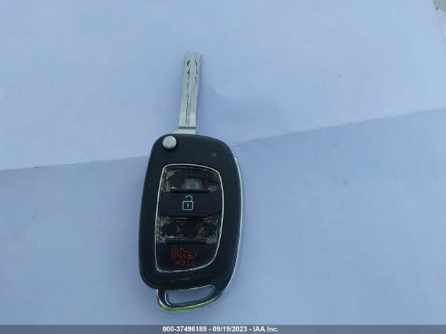 Hyundai TUCSON SE 2019 KM8J2CA46KU870893 Image 3