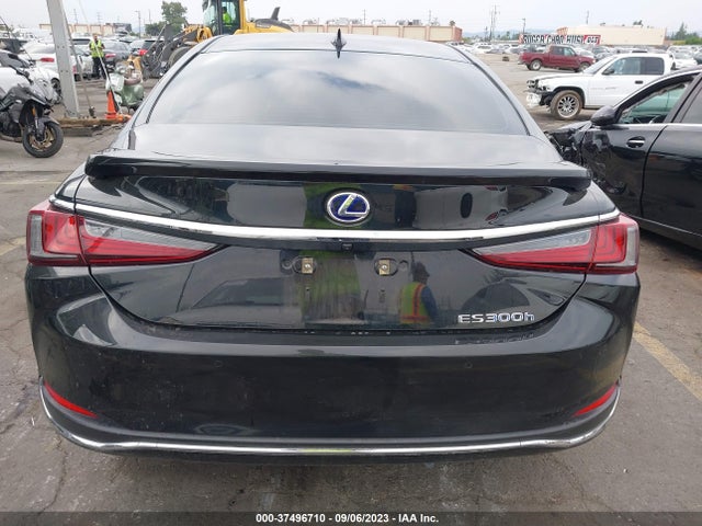 58ADA1C15MU006081 Lexus Es Es 300h