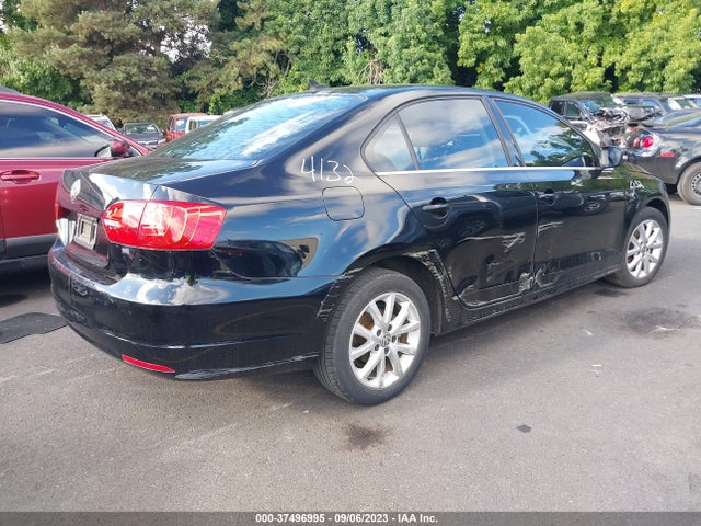 3VWD17AJ1EM321030 Volkswagen Jetta Sedan Se