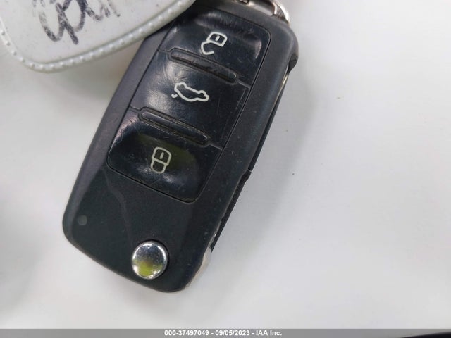 WVGAV3AXXEW510990 Volkswagen TIGUAN SE