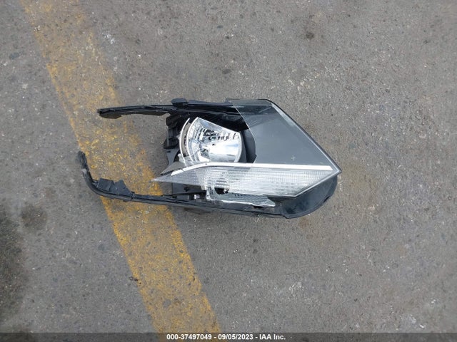 WVGAV3AXXEW510990 Volkswagen TIGUAN SE