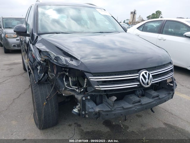WVGAV3AXXEW510990 Volkswagen TIGUAN SE