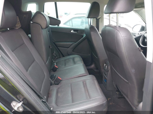 WVGAV3AXXEW510990 Volkswagen TIGUAN SE