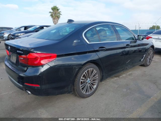 WBAJA9C55KB392975 BMW 5 Series 530e Iperformance