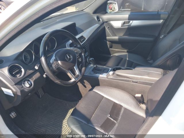 WDDGF8AB8EG218686 Mercedes-Benz C-class C 300