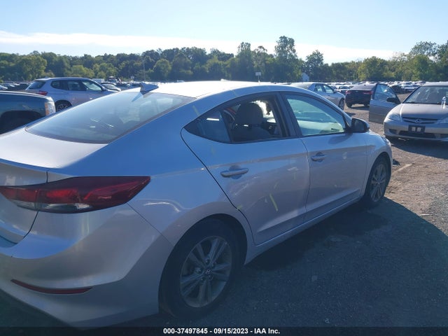 2018 HYUNDAI ELANTRA SEL VIN: 5NPD84LF5JH313342