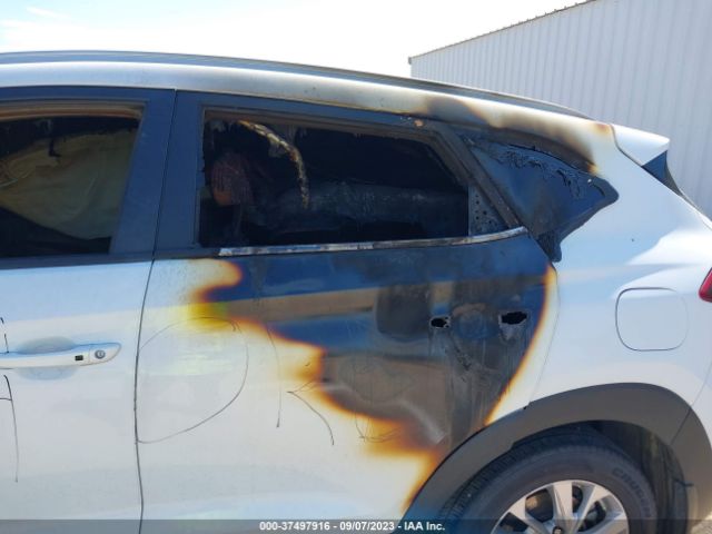 KM8J33A4XMU298405 Hyundai Tucson Value